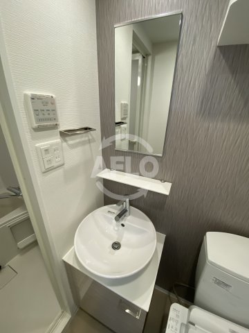 洗面設備　エスリード大阪梅田リュクス　独立洗面化粧台