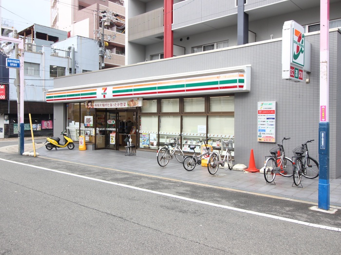 コンビニ　セブンイレブンJR長居駅前店（コンビニ）まで300m