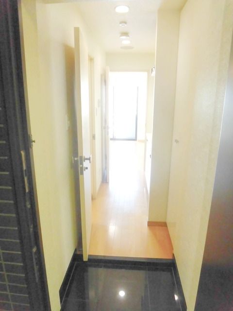 玄関　★★玄関より★★