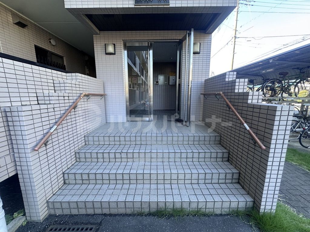 エントランス　庭