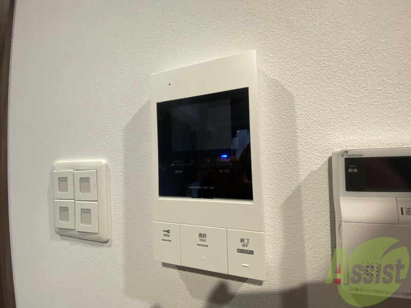 セキュリティ　ＴＶモニター付インターホンです。来客者の顔が見えるので安心！