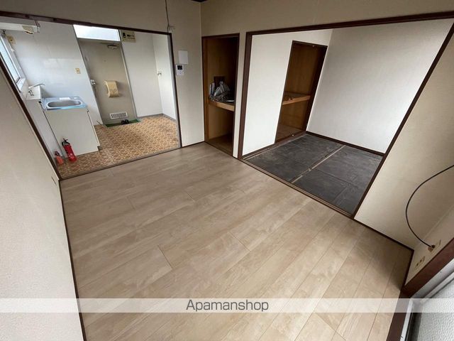 サンハイム江頭の居間写真