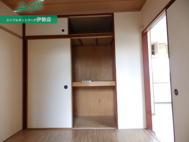収納　同型参考写真