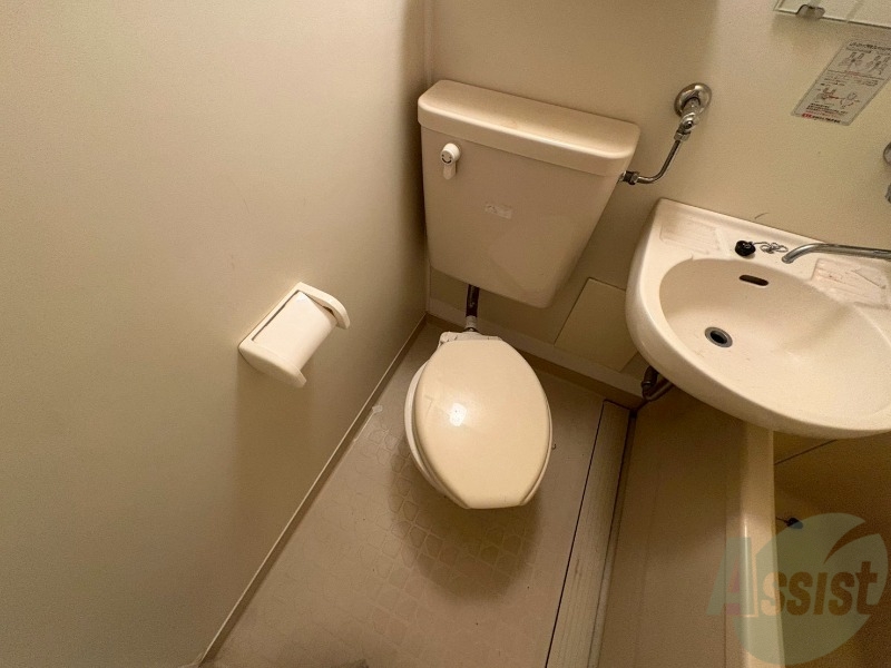 トイレ　こちらはトイレです。清潔感があり、安心して使用できます。
