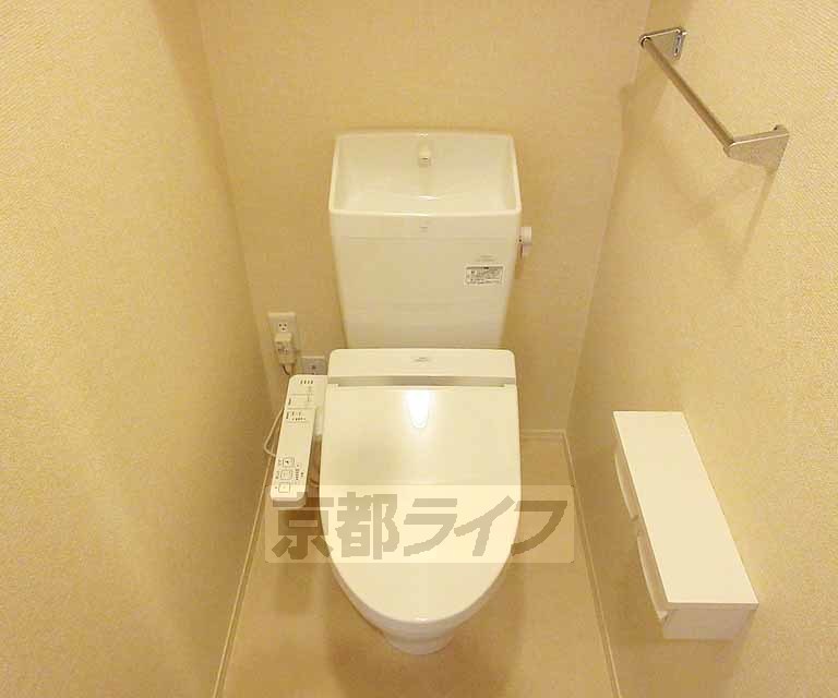 トイレ　ウォシュレット付き