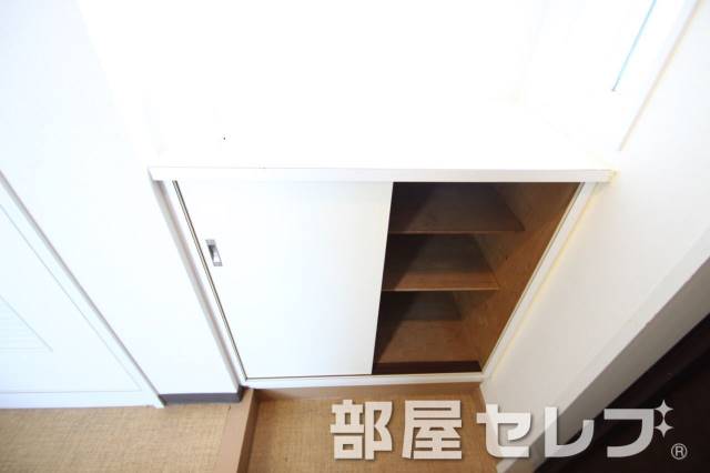 その他　下駄箱ですっきり収納です。