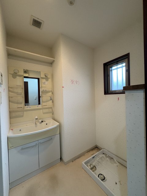洗面設備　同物件別号室のものです。