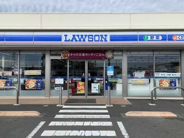 コンビニ　ローソン 袋井川井店（コンビニ）まで550m