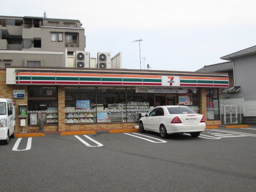 コンビニ　セブンイレブン横浜戸塚吉田町店（コンビニ）まで388m