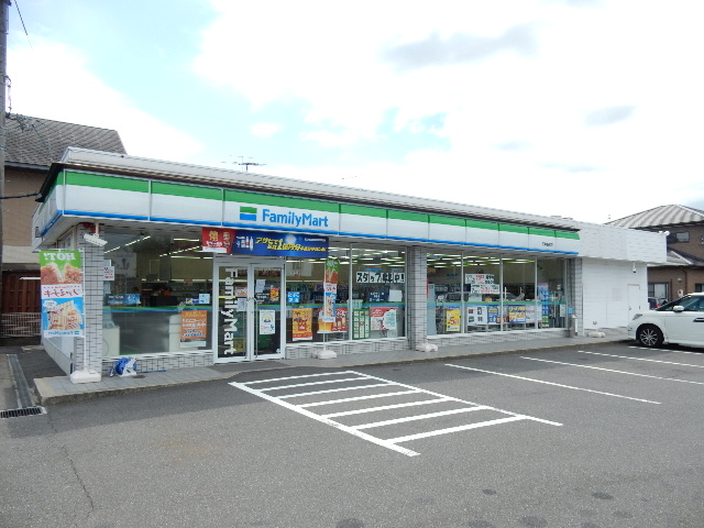 コンビニ　ファミリーマート玉野長尾店（コンビニ）まで691m