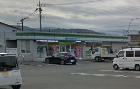 コンビニ　ファミリーマート（コンビニ）まで515m