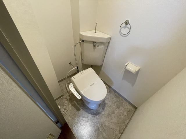 トイレ　※別号室の写真です。