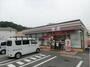 コンビニ　セブンイレブン横浜荏子田店（コンビニ）まで587m