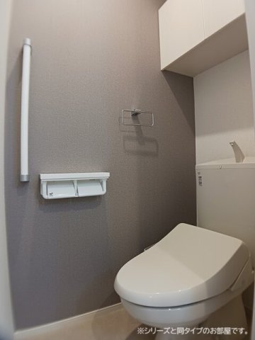 トイレ　落ち着いたトイレです