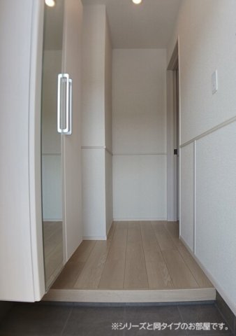 玄関　シンプルで使いやすい玄関です