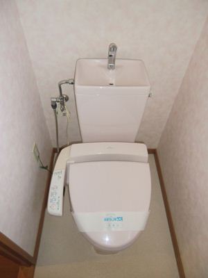 トイレ　温水洗浄便座