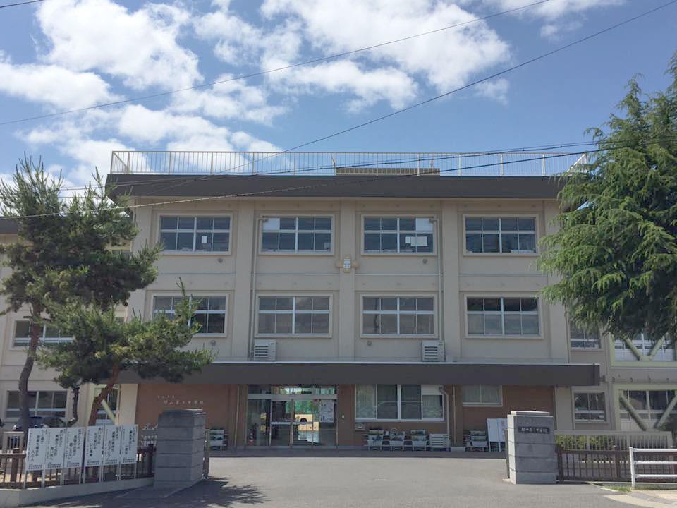 中学校　第三中学校（中学校）まで950m