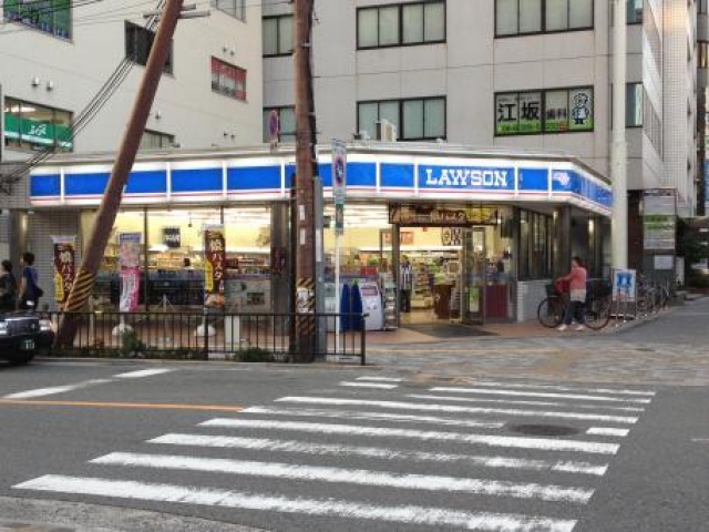 コンビニ　ローソン江坂駅前店（コンビニ）まで177m