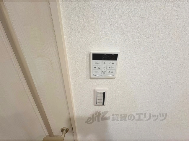 その他設備　給湯器リモコン