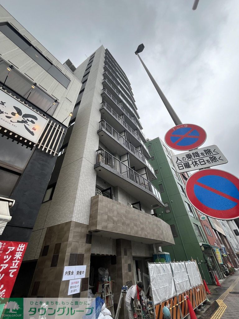 建物外観　駐車場