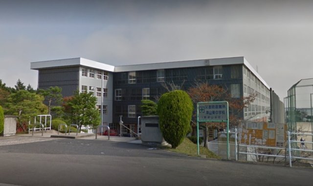 中学校　津山市立津山東中学校（中学校）まで953m