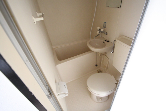 バス・シャワールーム　※別部屋の写真です