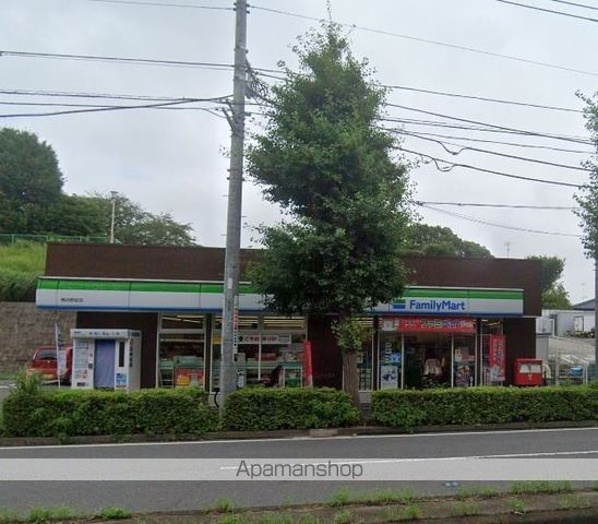 コンビニ　ファミリーマート（コンビニ）まで1136m