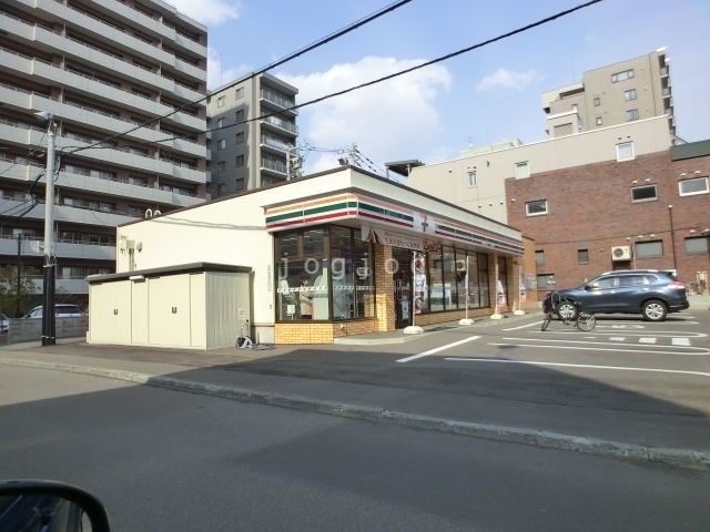 コンビニ　セブンイレブン札幌円山裏参道店（コンビニ）まで715m