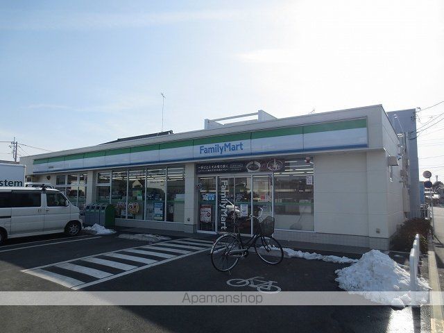 コンビニ　ファミリーマート（コンビニ）まで1400m