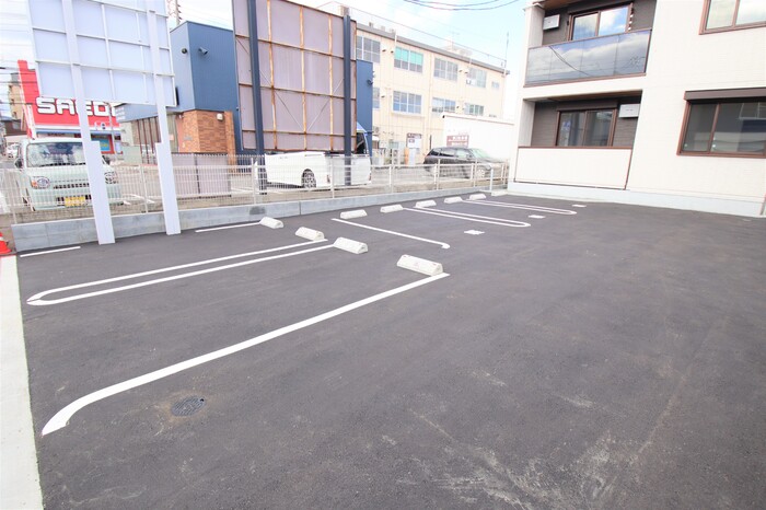 駐車場　駐車場