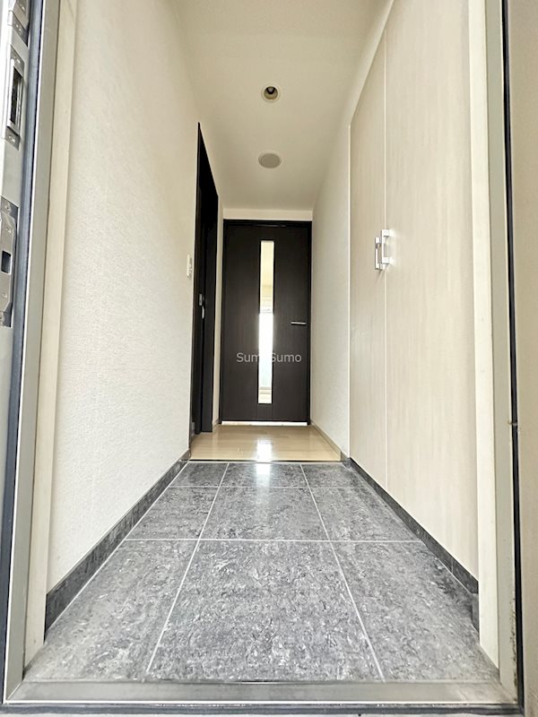 玄関　収納もある玄関です