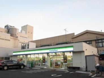 コンビニ　ファミリーマート 川口青木一丁目店（コンビニ）まで348m