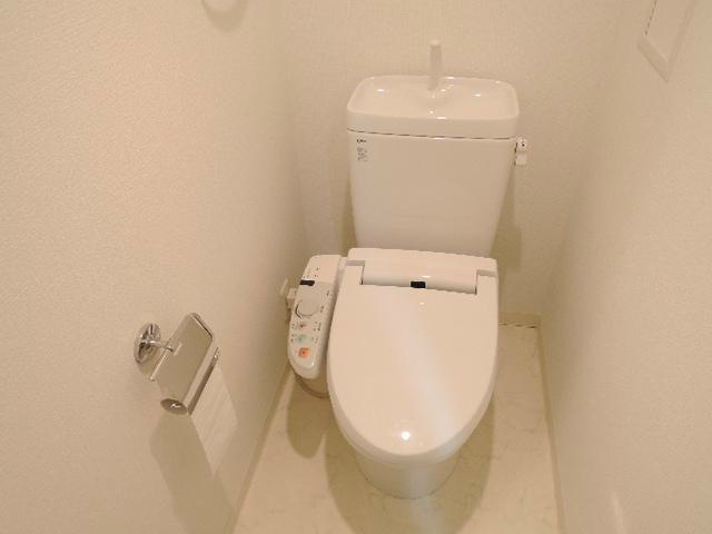 トイレ　弊社は全物件が仲介手数料半月分でご紹介可能です。