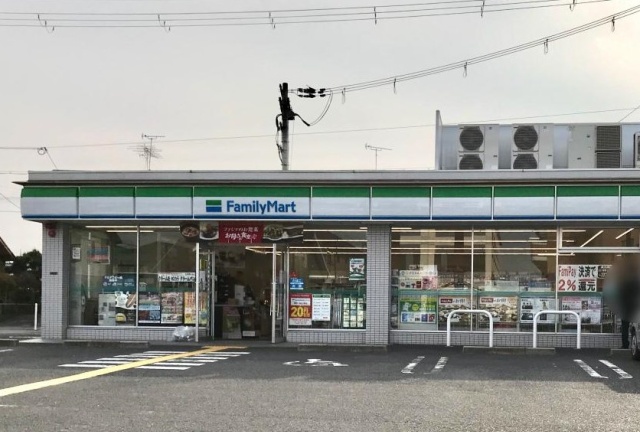 コンビニ　ファミリーマート　草津野路店（コンビニ）まで56m