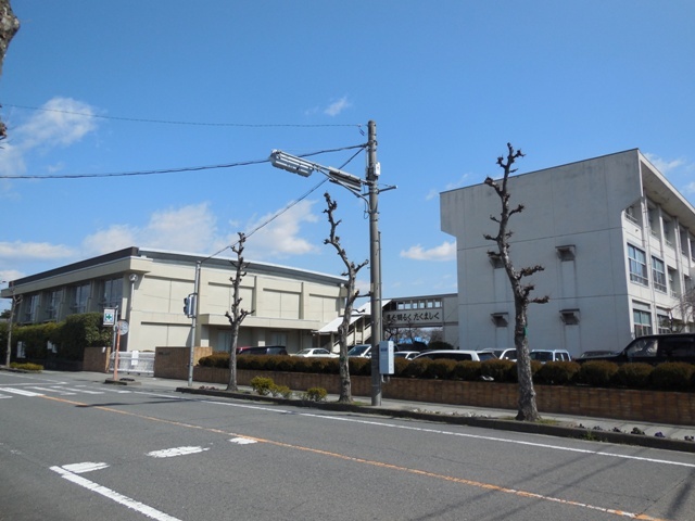 小学校　岩倉市立　五条川小学校（小学校）まで600m