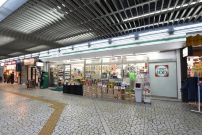 コンビニ　ローソンストア100 LS津久野駅前店（コンビニ）まで216m