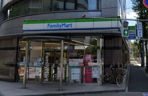 コンビニ　ファミリーマート 牛島町店（コンビニ）まで499m