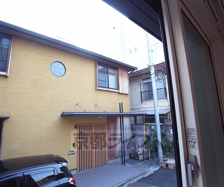 眺望　開口部が南向きで明るいお部屋です。