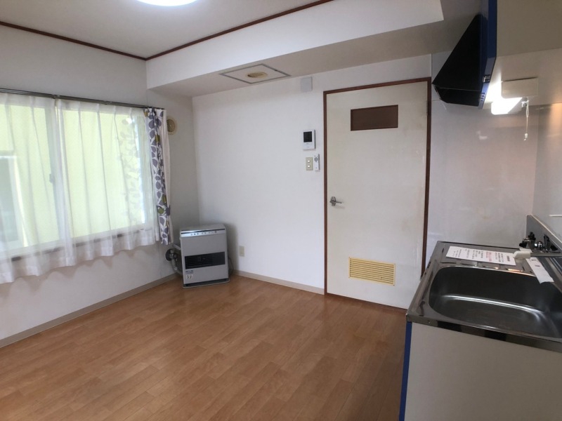 居室・リビング　明るいお部屋は気持ちよく過ごせそうですね。