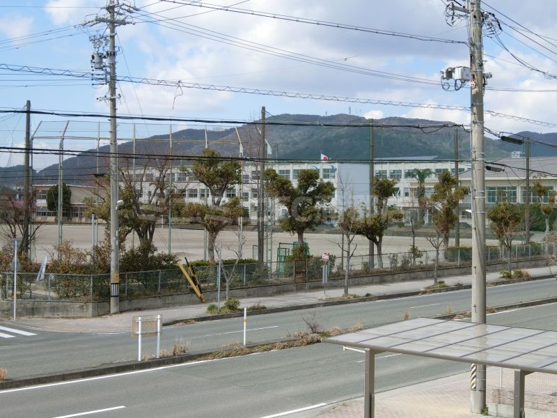 中学校　蒲郡市立蒲郡中学校（中学校）まで1144m