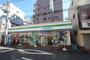 コンビニ　ファミリーマート新丸子駅東店（コンビニ）まで83m