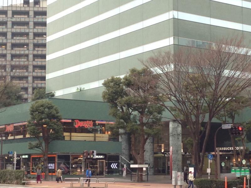 飲食店　デニーズ新宿中央公園店（飲食店）まで1142m
