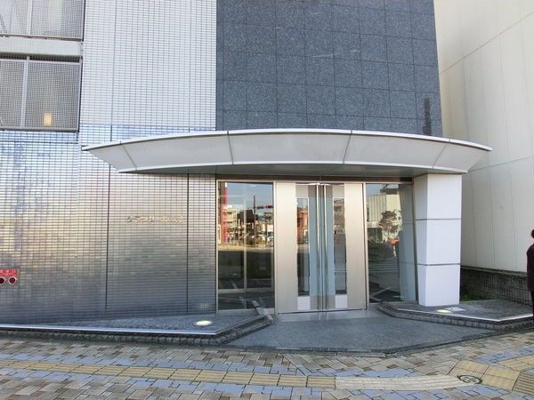 エントランス　名古屋で一番初期費用の安い賃貸専門の不動産会社です(^^)