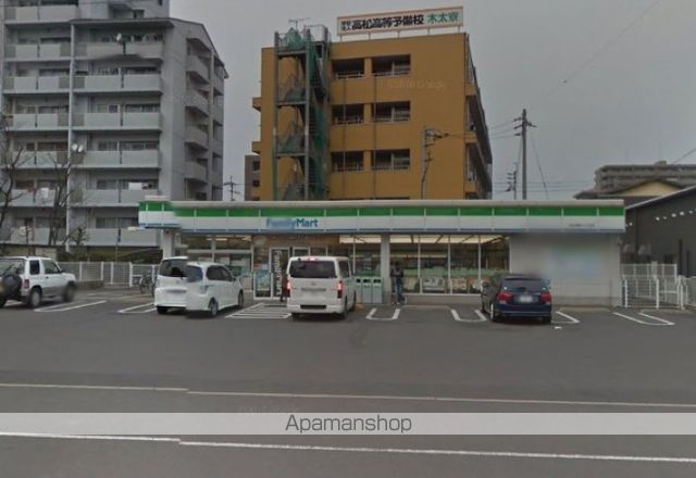 コンビニ　ファミリーマート高松国際ホテル前店（コンビニ）まで292m
