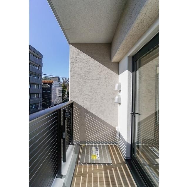バルコニー　お洗濯にも便利なバルコニー付き