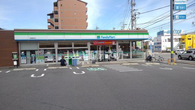 コンビニ　ファミリーマート 鈴鹿算所店（コンビニ）まで729m