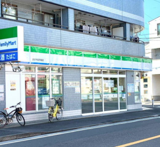 コンビニ　ファミリーマートますや古市場店（コンビニ）まで75m