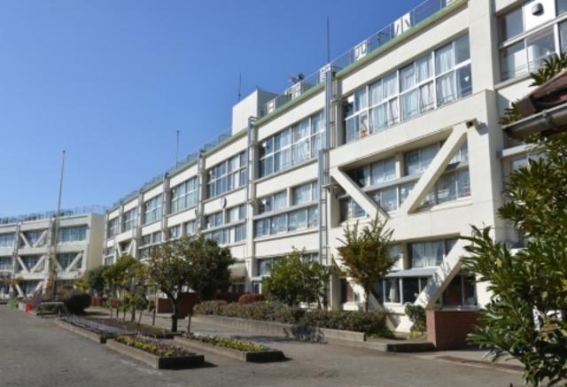 小学校　日野市立日野第四小学校（小学校）まで703m