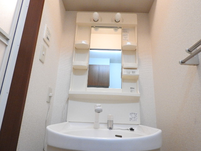 洗面設備　他のお部屋の参考写真となります。
