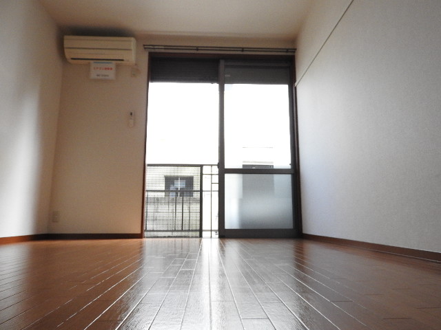 居室・リビング　他のお部屋の参考写真となります。